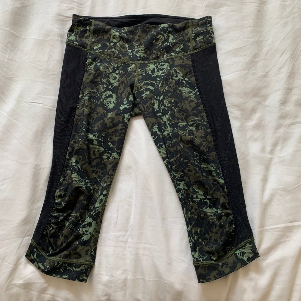 Lululemon Capri Camo Print Yoga Pants